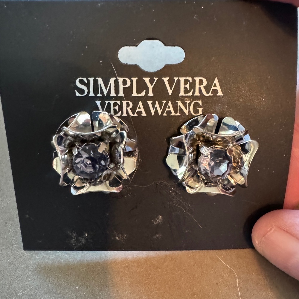 REDUCED! VERA WANG, EARRINGS POSTS, NEW, PURPLE STONE.